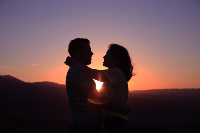 Par i solnedgangen